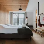 לינה וארוחת בוקר Hei15 3*