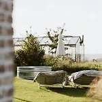 לינה וארוחת בוקר Hei15 Sint Geertruid